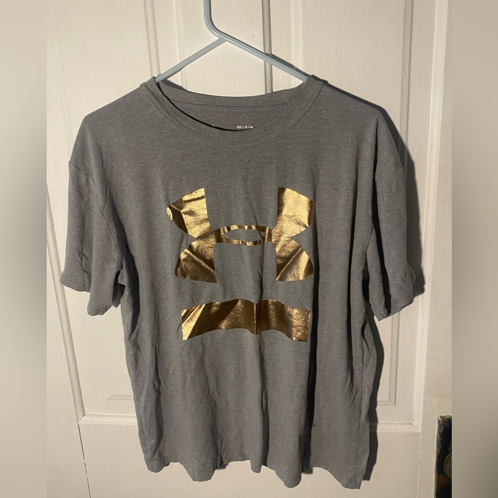 Under armor T-shirt, medium, NO stains, gently used, NO pilling